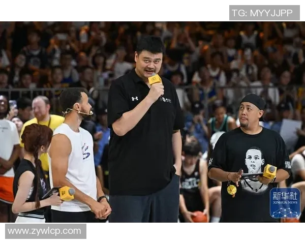 姚明盖片瞬间回顾：篮球巨星如何在赛场上展现无与伦比的防守技巧