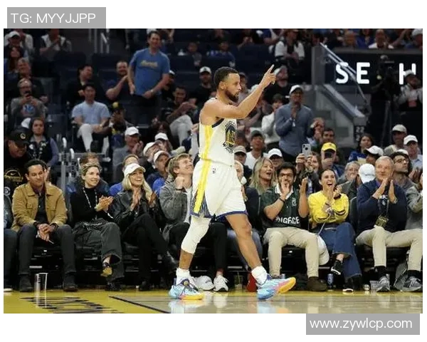 库里复出表现不俗,勇士队主场力克湖人队,豪取两连胜 库里复出表现不俗,勇士队主场力克湖人队,豪取两连胜